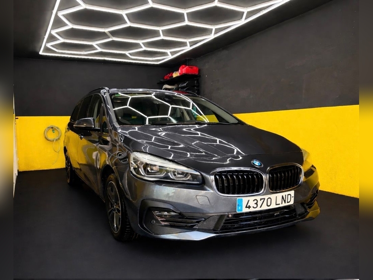 BMW 218 GRAN TOURER foto 2